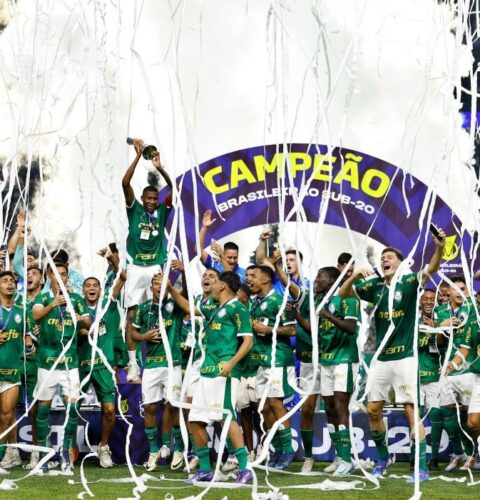 Palmeiras goleia Cruzeiro e fica com o título brasileiro sub-20