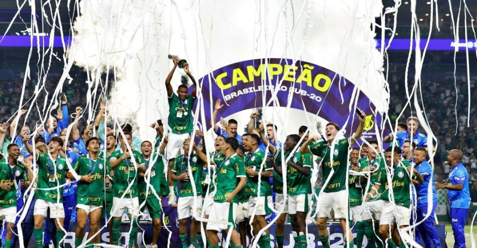 Palmeiras goleia Cruzeiro e fica com o título brasileiro sub-20