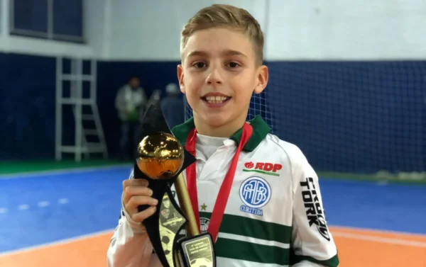 O início da jornada no futebol foi no futsal - Foto: Arquivo Pessoal