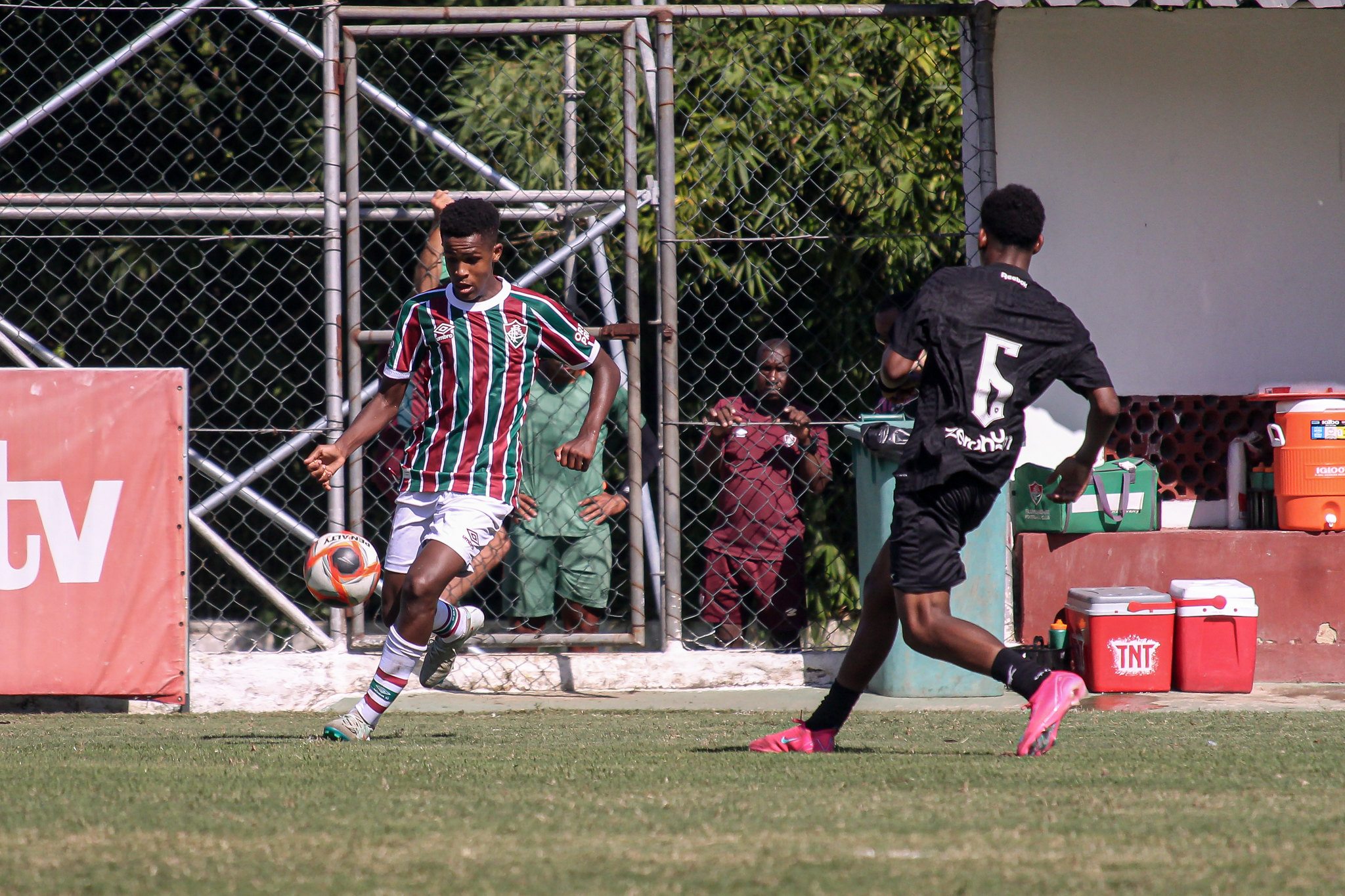 Fluminense vence clássico contra o Botafogo e segue como líder invicto do Carioca Sub-15