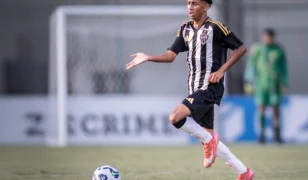 Galo blinda promessa da base com multa de quase R$ 400 milhões, crava Itatiaia