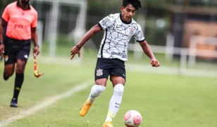 Conheça Cadu, atacante destaque da base do Corinthians