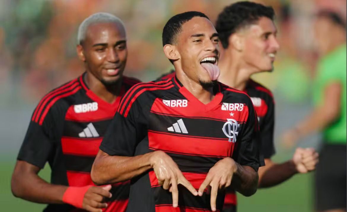 Cria do Flapalmas, lateral do Flamengo tem multa rescisória superior a R$ 300 milhões