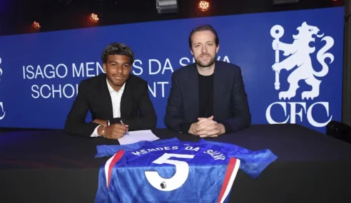 Filho de Thiago Silva assina com base do Chelsea e se aproxima do profissional