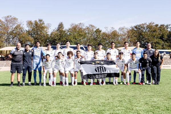 Meninos da Vila dominaram a Alcans Cup Sub-14 do início ao fim (Foto: Divulgação/Alcans Cup)