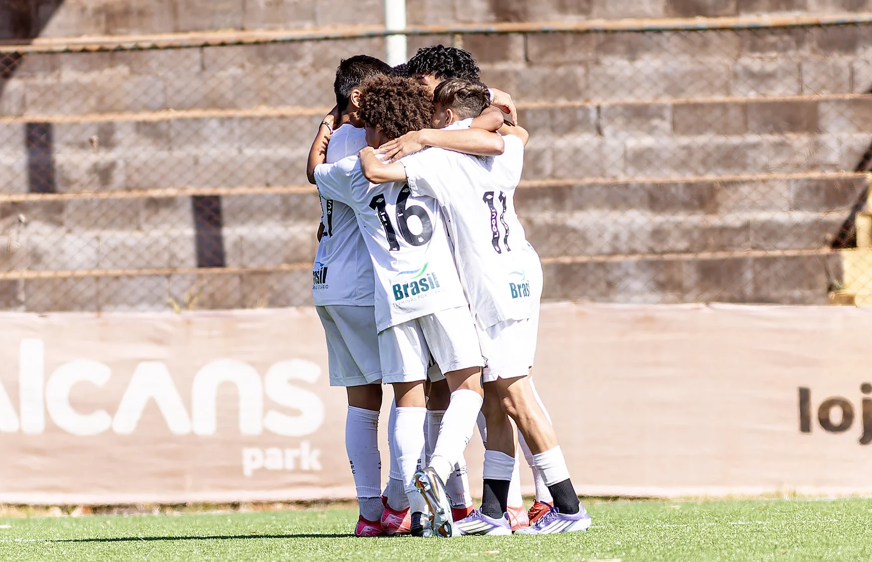 Santos e Athletico estão na final da Alcans Cup Sub-14; Bahia e Sfera decidem a prata