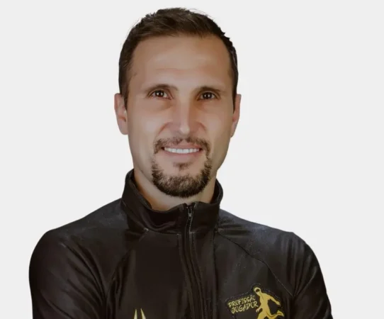 Ticão é ex-jogador profissional e hoje atua como treinador mental para atletas (Foto: Arquivo Pessoal)