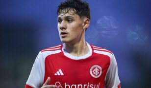 De olho na seleção brasileira, atacante de 13 anos se destaca na base do Inter