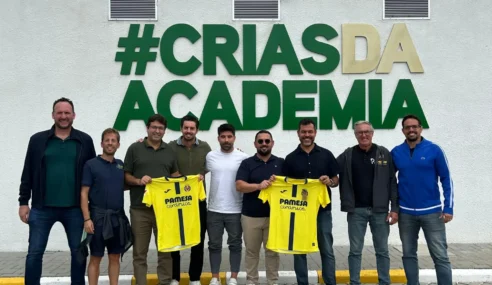 Representantes do Villarreal, da Espanha, visitam clubes brasileiros em tour promovido pela Pelé Academia