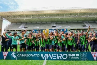 América-MG goleia e conquista Mineiro Sub-15 após 14 anos