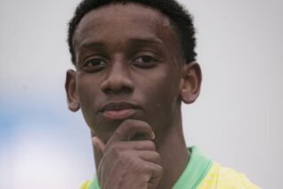 Conheça a história de superação de Gabriel Mec, o talento do Grêmio que driblou a fome e a falta de moradia