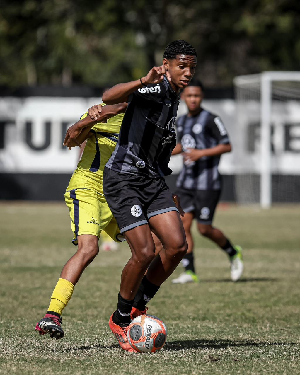 José Emanuel em ação com a camisa do Resende FC (Foto: Ascom/RFC)