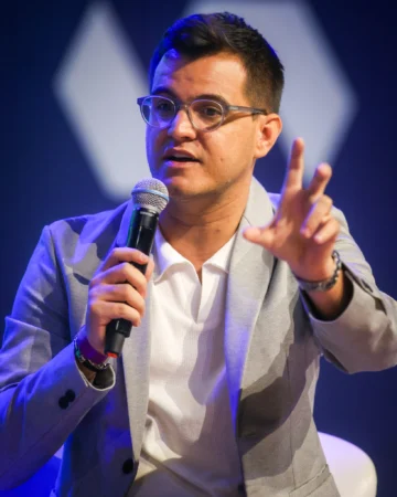 Jiovani Soeiro lidera o movimento encabeçado pelo Portal Brazuca em prol do futebol de base brasileiro (Foto: STA Fotos/Divulgação)