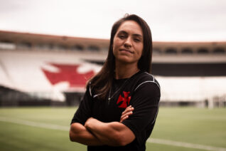 Ex-meia é a nova técnica do sub-17 feminino do Vasco