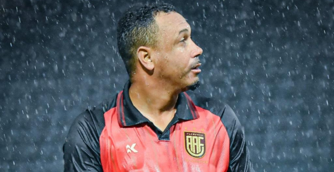 Flamengo de Guarulhos renova com técnico do sub-20 e anuncia nome para o sub-15