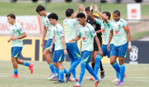 Seleção Brasileira Sub-16 faz jogo-treino contra o sub-20 do Meia Noite