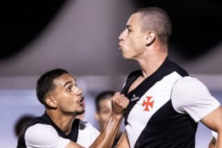 Vasco vira e avança na Copinha