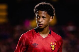 Botafogo/RJ negocia com o Sport/PE a contratação do volante Zé Lucas