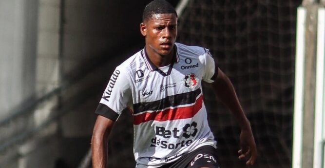 Corinthians acerta empréstimo de zagueiro do Santa Cruz para reforçar a base