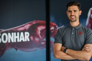 Fernando Oliveira tem contrato renovado pelo Red Bull Bragantino até 2028