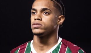 Fluminense anuncia a renovação de contrato de joia da base