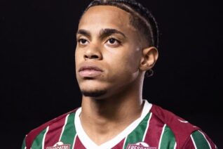 Fluminense anuncia a renovação de contrato de joia da base