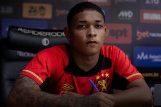 Joia da base, Ruan Melo firma vínculo profissional com o Sport até 2028
