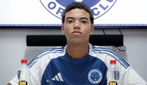 Promessa do Cruzeiro e da Seleção Sub-16 assina primeiro contrato profissional
