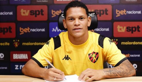 Aos 16 anos, João Henrique assina primeiro vínculo profissional com o Sport