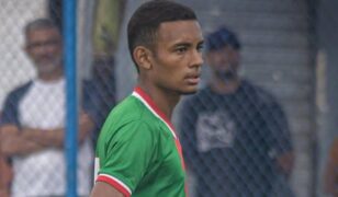 Atleta de 17 anos sofre parada cardíaca no Baiano Sub-20, é socorrido e segue internado