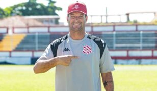 Bangu anuncia Thiago Neves como novo técnico do Sub-20