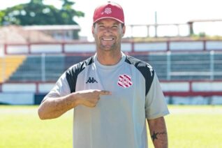 Bangu anuncia Thiago Neves como novo técnico do Sub-20