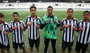 Botafogo/RJ firma contrato com seis promessas da base