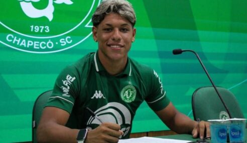Chapecoense renova com Rodrigo Endrio até 2028