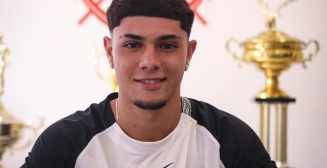 Corinthians anuncia lateral João Vitor para o Sub-20