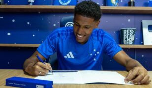 Cruzeiro renova com volante campeão da Copinha até 2028