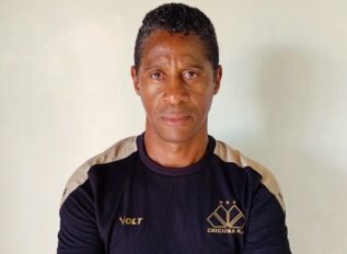 Everton Soares assume as categorias sub-12 e sub-13 do Criciúma