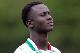 Jovem zagueiro do Palmeiras chama atenção do futebol europeu