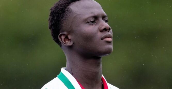 Jovem zagueiro do Palmeiras chama atenção do futebol europeu