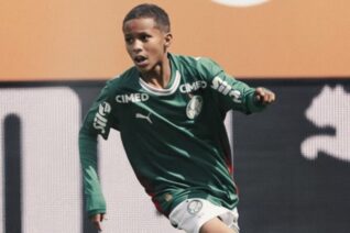 Promessa da base do Palmeiras chama atenção na Espanha