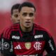 Promessa do Flamengo entra no radar do Barcelona e do Real Madrid