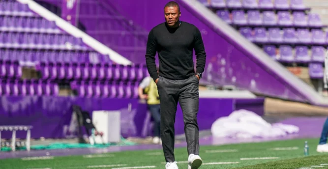 São Paulo encaminha acerto com Júlio Baptista para comandar o sub-20