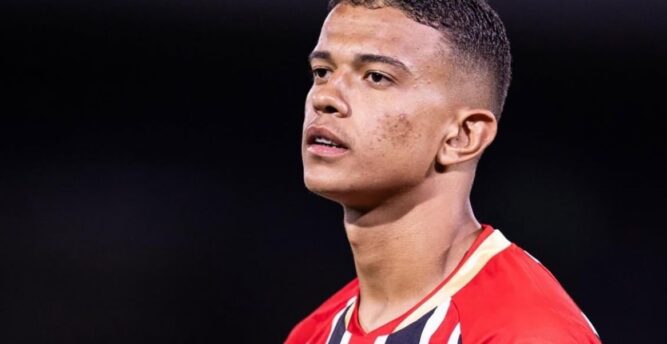 São Paulo renova com joia da base e fixa multa de R$ 604 milhões