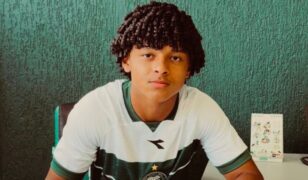Volante de 15 anos, Allan Cauan acerta com o Coritiba