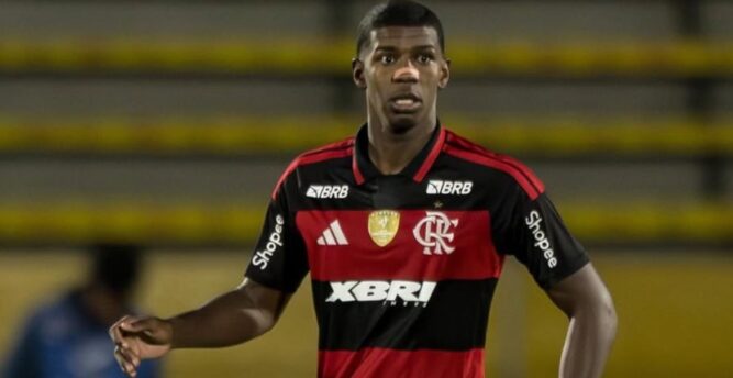 Zagueiro da base, Daniel Thuram renova com o Flamengo até 2028