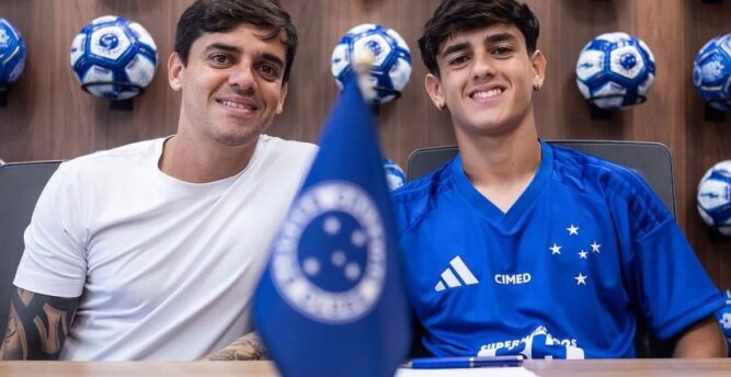 Aos 16 anos, Henrique Lemos assina primeiro contrato com o Cruzeiro/MG