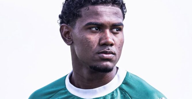 Bryan Queiroz ganha espaço no Guarani e assina primeiro contrato profissional