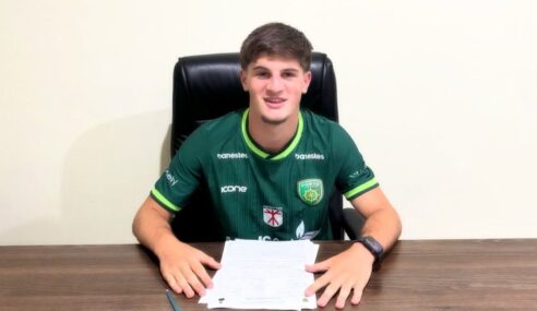 Gobinho assina primeiro contrato profissional com o Porto Vitória/ES