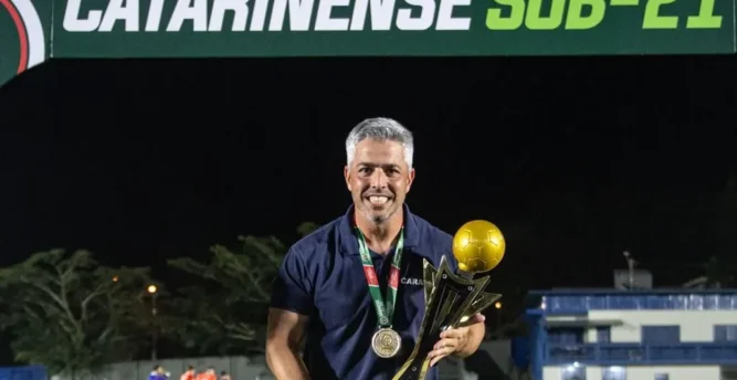 Hugo Scofield conquista o Catarinense Sub-21 e se prepara para os próximos desafios no Caravaggio