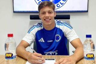 Hyud Greggio assina primeiro contrato de formação com o Cruzeiro/MG